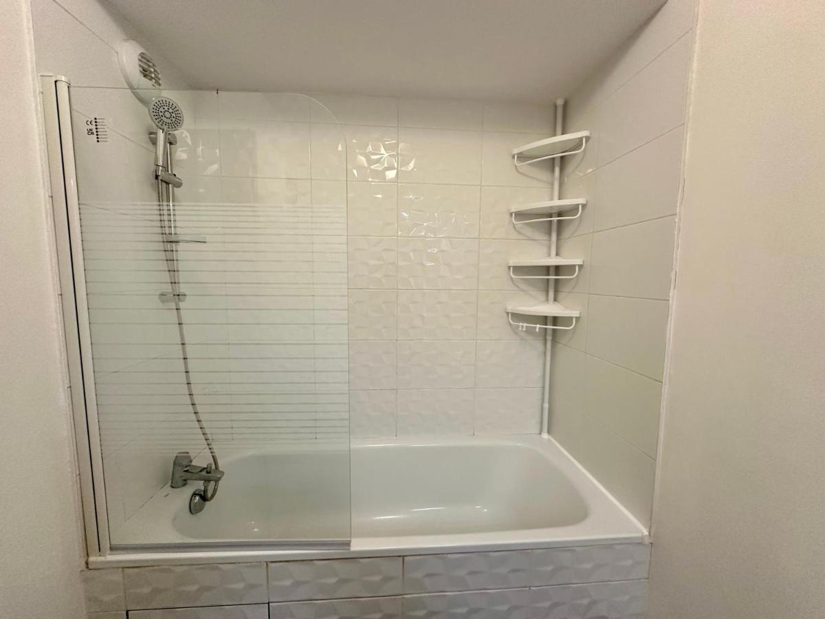 Agreable 3 Pieces Avec Parking Proche Gare Et Paris By Immo Kit Bnb La Courneuve Exterior foto